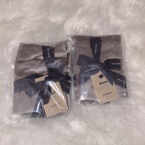 Two standard velvet duvet cover shams